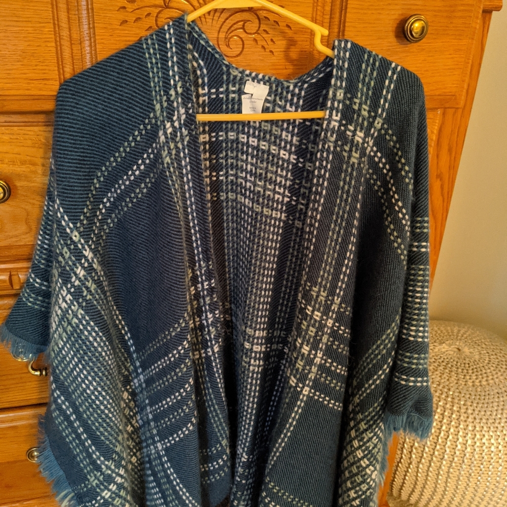 Christopher and Banks poncho